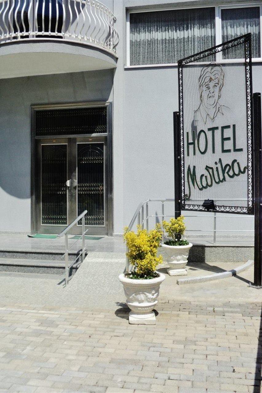 Hotel Marika Голем Екстер'єр фото
